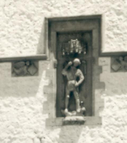 San Jorge patrón de Aragón, en una representación a pie en Sitges.