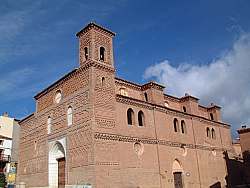 Fachada et torre mudéjar de Tobed