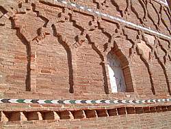 Detalle de muro et ventana mudéjar